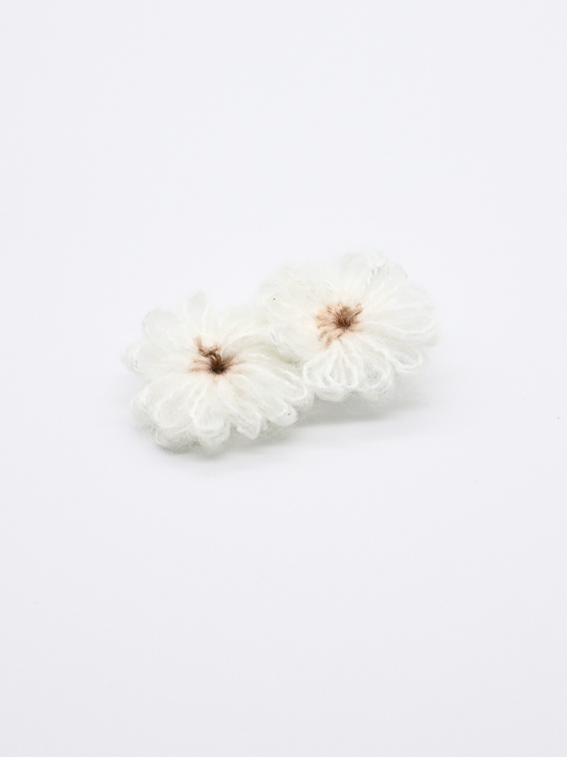 Ofelia Clip - Natural Knitted Flower